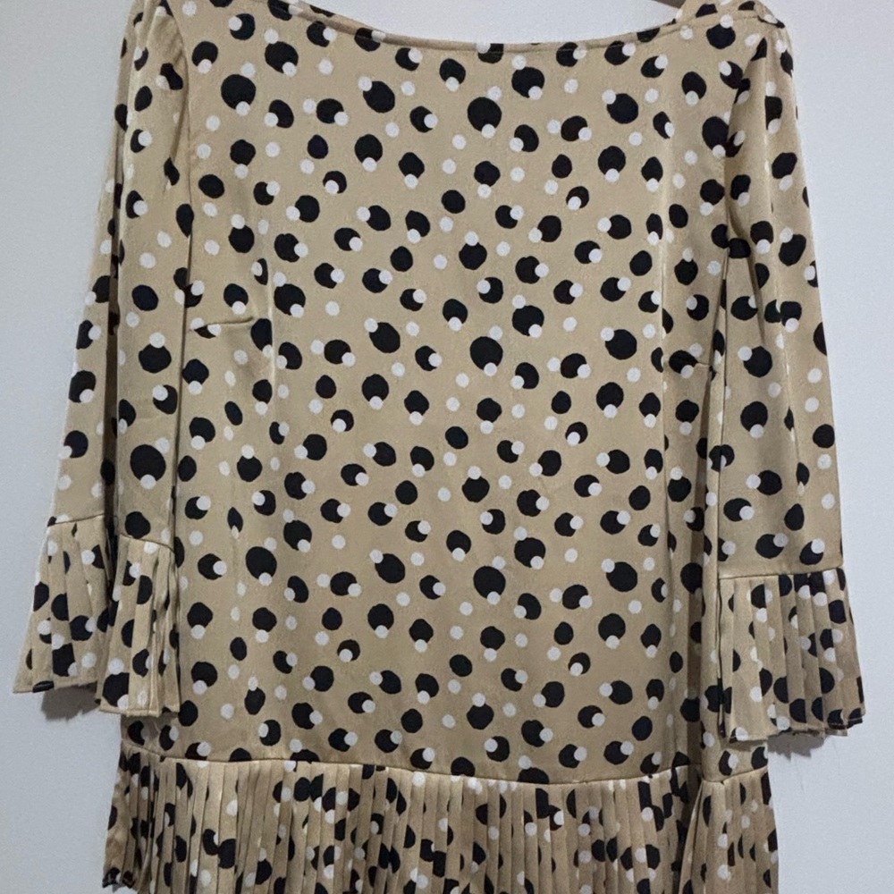 The Limited Tan and Black Ruffled Sleeve Top Multicolor
Size Medium